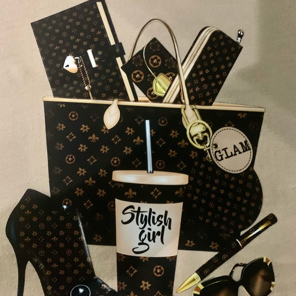 Womens Stylish Girl Graphic Tee - Picture 2 of 4